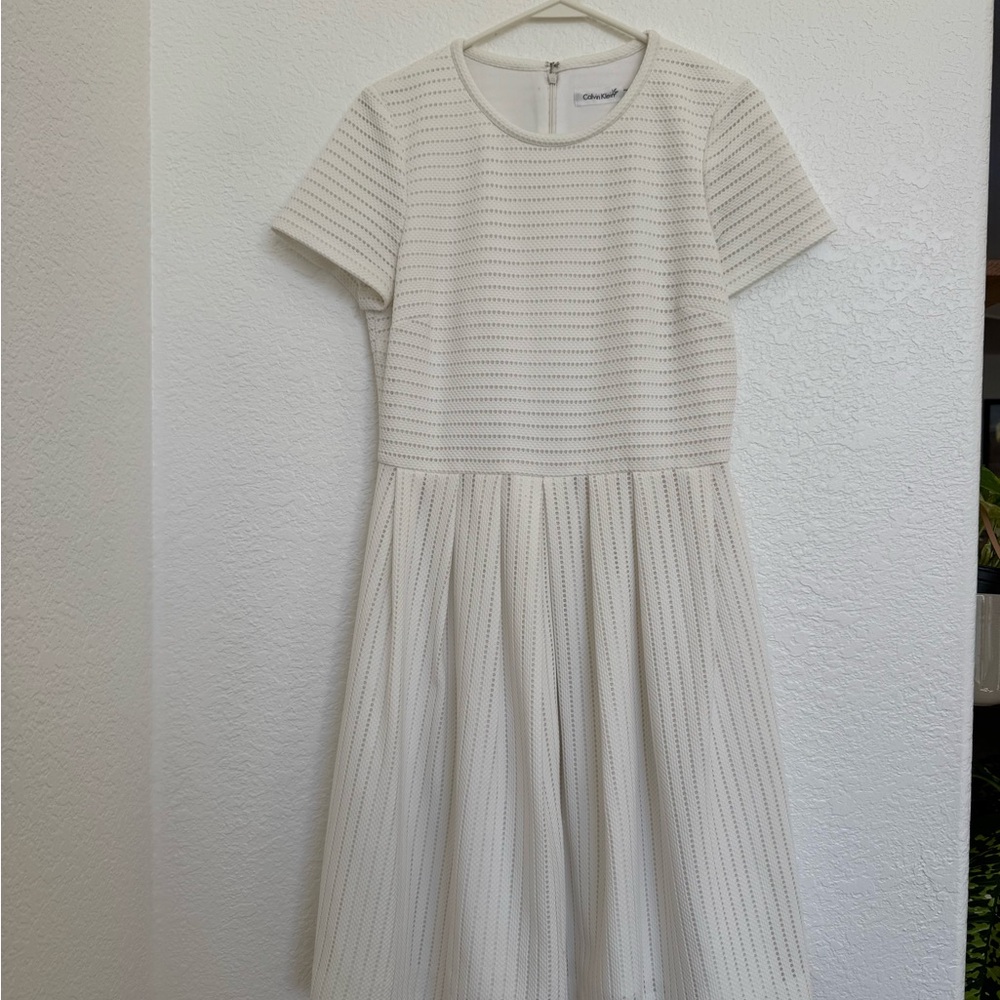 Calvin Klein Elegant textured/mesh fit and flare size 8 Dress